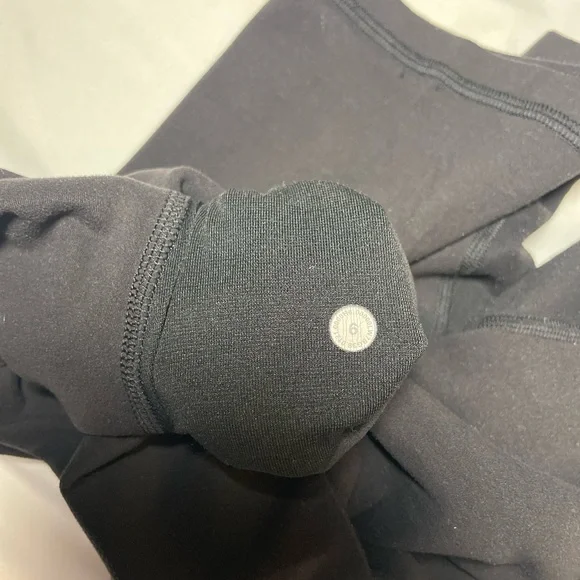 lululemon athletica Women's Black Bike Shorts - Picture 6 of 7